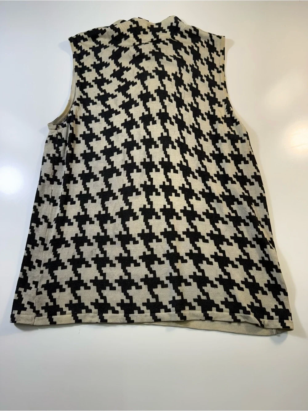 august silk sleeveless houndstooth